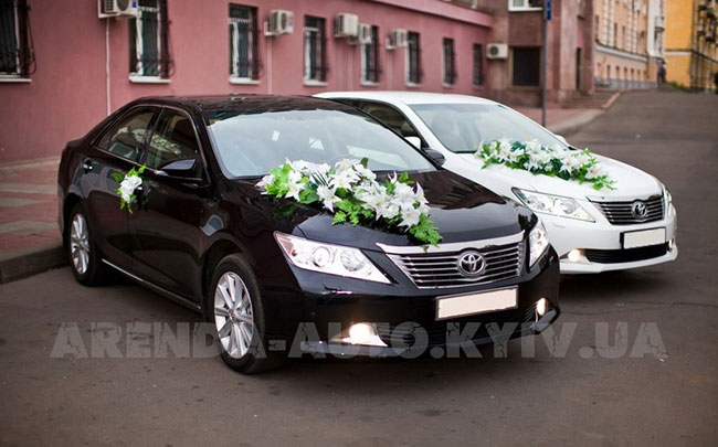 Аренда Toyota Camry 50 на свадьбу Киев