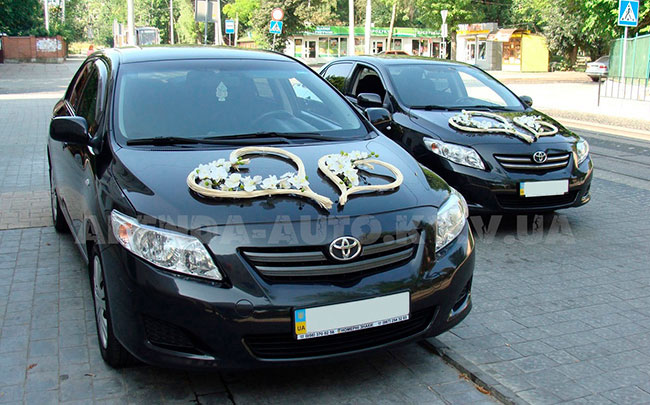 Аренда Toyota Corolla на свадьбу Киев