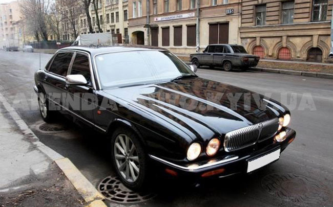 Аренда Jaguar Daimler на свадьбу Київ