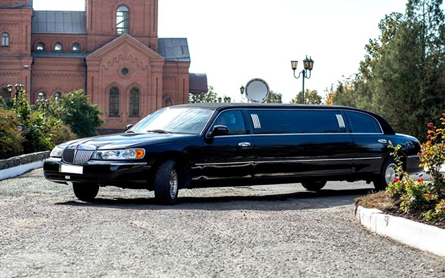 Аренда Lincoln Town Car на свадьбу Киев